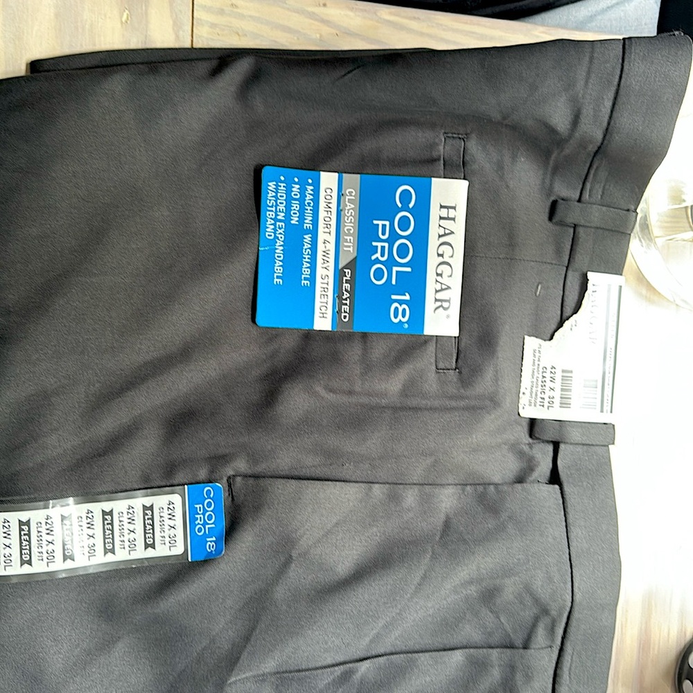 Men’s Haggar cool pro classic fit pleated pants